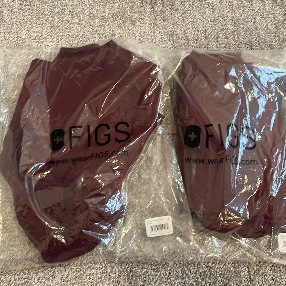 Matching scrub set never worn! Color burgundy